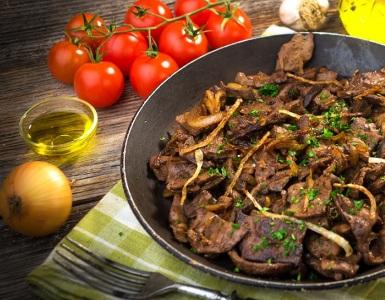 How to fry beef liver correctly so that it is tasty and soft?