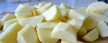 Нежная картошка в сливках – готовим в духовке и мультиварке