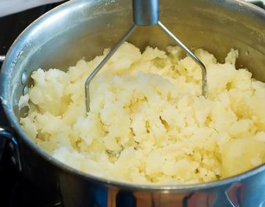 How many calories does mashed potatoes have?