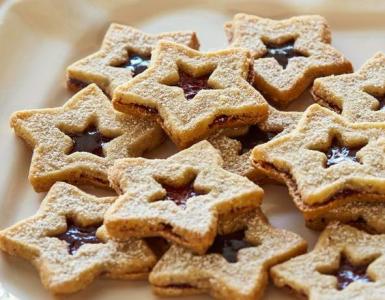 Chutné pečenie na Nový rok: originálne a rýchle recepty Krásne DIY novoročné sušienky