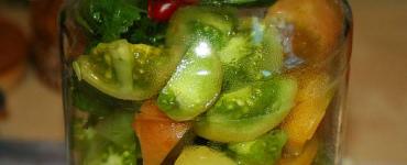 Green tomato salad