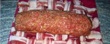 Meatloaf in the oven from minced meat recipe with photos
