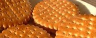 Biscuit cookies with filling
