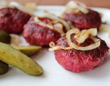 Recipe for beetroot cutlets with sour cream sauce