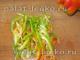 Салат з пекінської капусти з помідорами та огірками
