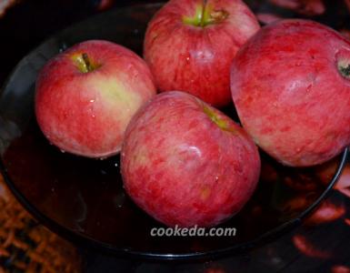 Яблучні драники на сковороді