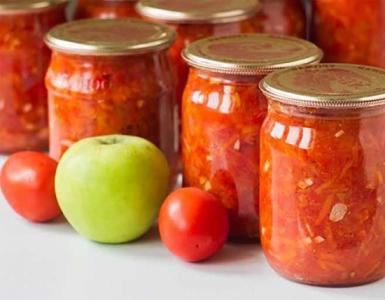 Аджика з яблуками та помідорами на зиму: найкращі рецепти з фото