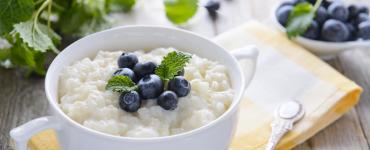 Rice porridge with milk - 10 delicious recipes