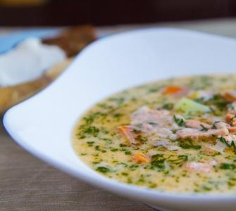 Фінський суп із лосося із вершками