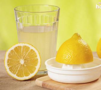 Is it possible to drink water with lemon on an empty stomach?
